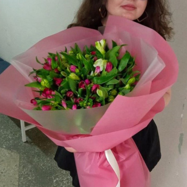 Букет із 35 альстромерій
