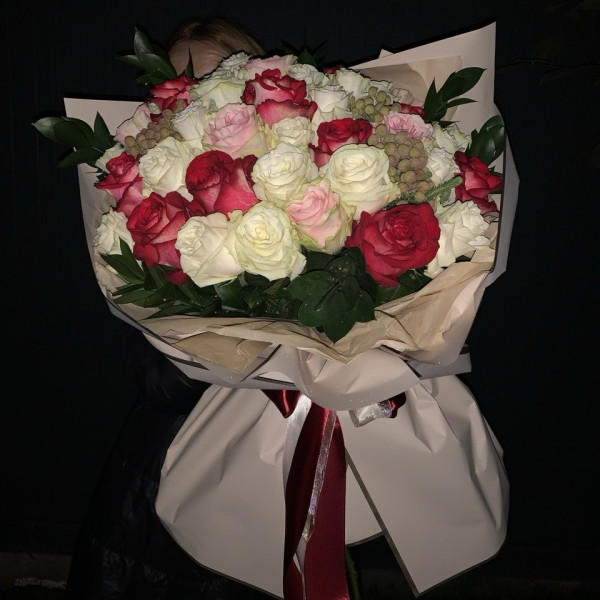 Букет із 51 імпортної троянди