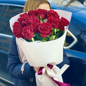 Букет із 15 червоних троянд Ever red (Евер ред)