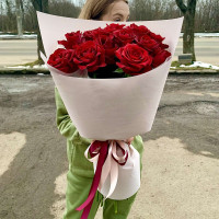 Букет із 15 червоних троянд Madam red (Мадам ред)