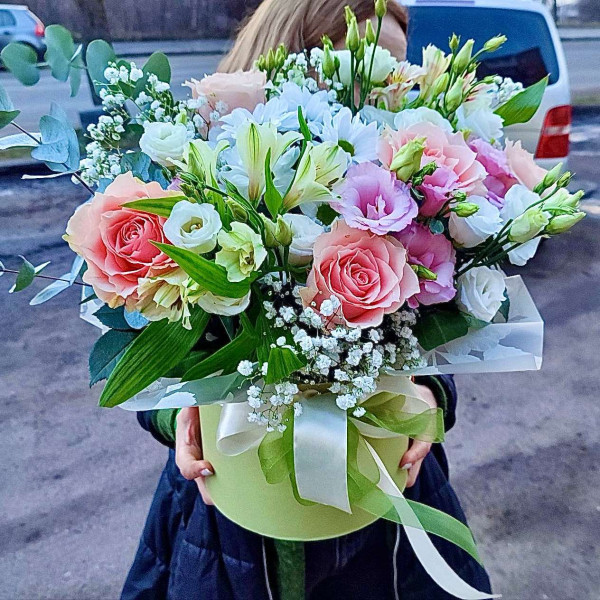 Квіти в коробці "Купідон"
