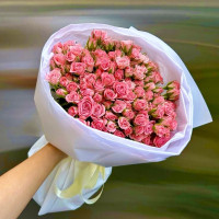 Букет із рожевої кущової троянди Odilia