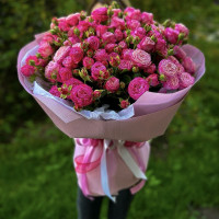 Букет із рожевої кущової троянди леді бомбастік "Насолода"