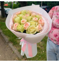 Букет із 21 пастельної троянди