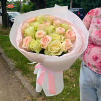 Букет із 21 пастельної троянди