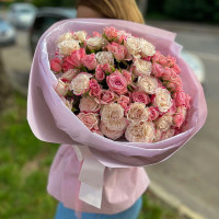 Букет із рожевих кущових троянд Odilia