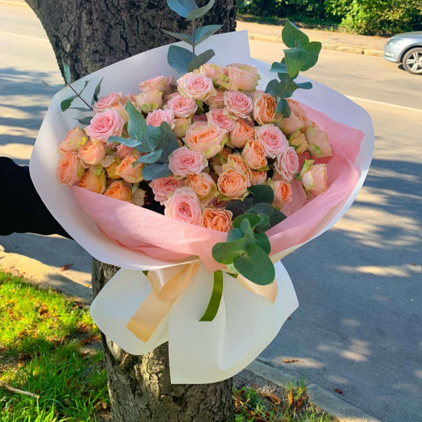 Букет із кущової троянди Sweet Sara