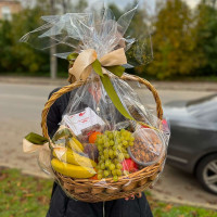 Подарунковий кошик асорті