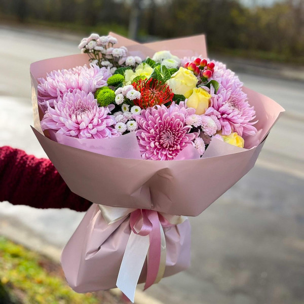 Букет із хризантем "Minimal Bloom"