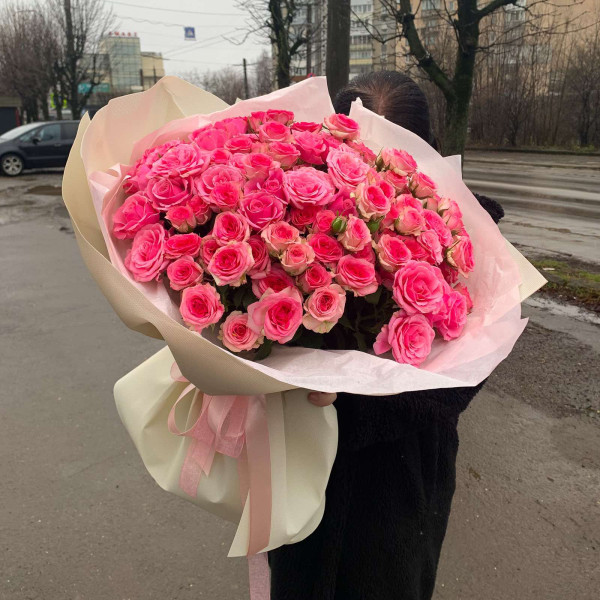 Букет із кущової троянди Tra la la