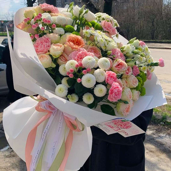 Букет з квітів "Дотик ніжності"